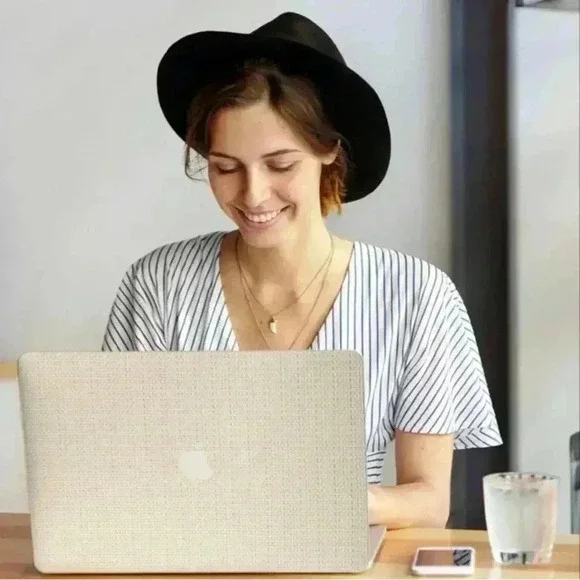 Hard Shell Case for MacBook Pro 13" with Keyboard Cover Beige Textured Slim New - Picture 8 of 12